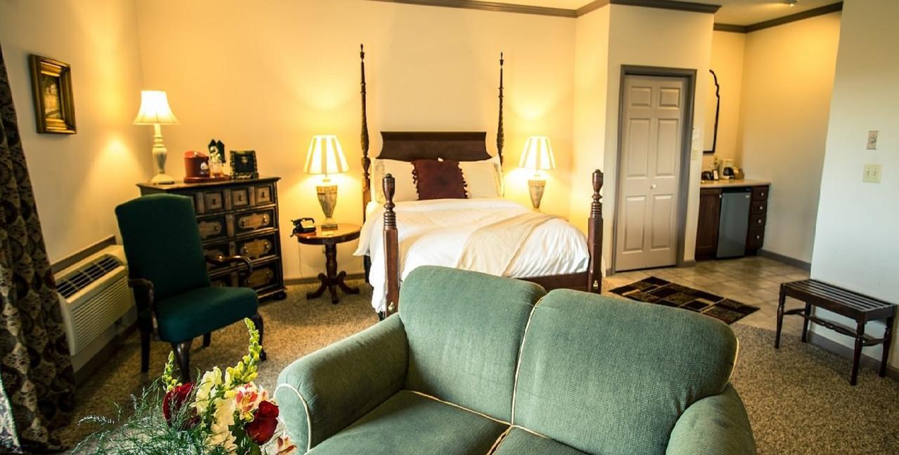 The French Manor Inn & Spa Newfoundland 外观 照片